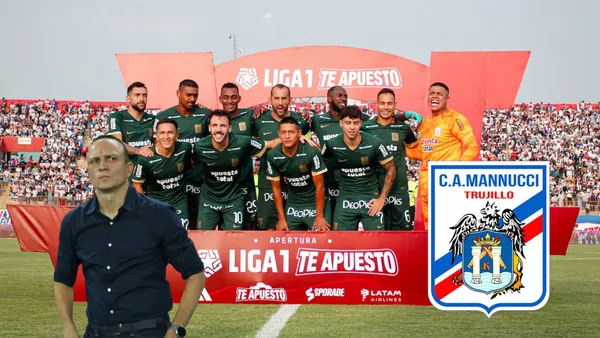 Alejandro Restrepo mirando de reojo, mientras Alianza Lima se toma la foto del partido