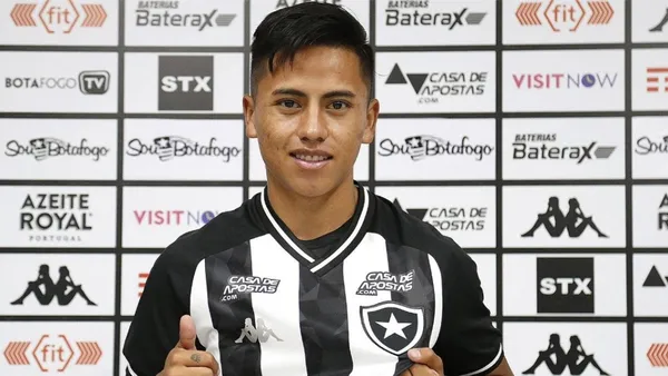 Alexander Lecaros hace algunos días fue oficializado en el Avaí de Brasil