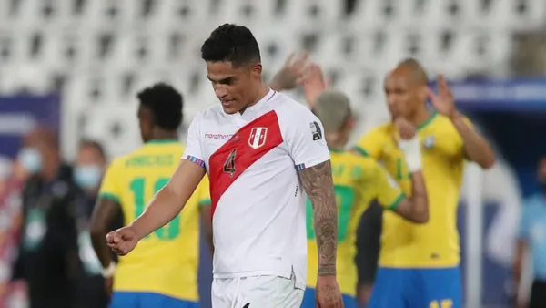 Anderson Santamaría jugando para la Selección Perú. FOTO: Infoabae