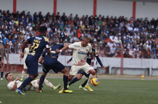 Carlos Bustos lo trajo como su gran refuerzo, lo terminó decepcionando y cometiendo errores que costaron partidos