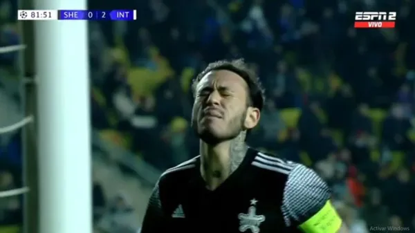 Defensor la pasó mal contra Inter