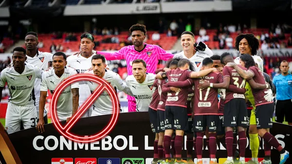 El 11 titular de LDU el día de ayer y delante jugadores de Universitario de Deportes abrazados