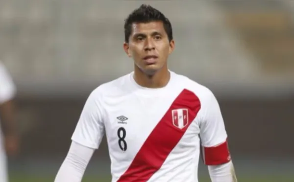 El ex futbolista de la Selección Peruana jugará la Copa Leyendas