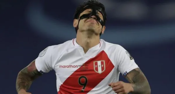 El peruano sufrió un esgince de tobillo en Italia