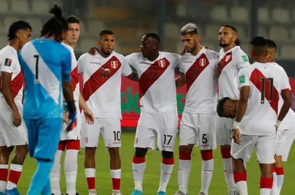 En la Selección Peruana no lo quieren ver más, a pesar de ello en su club lo ven como un gran referente