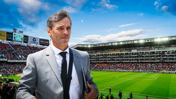 Fabián Bustos con saco y corbato (Foto: Universitario - Comercio Ecuador)