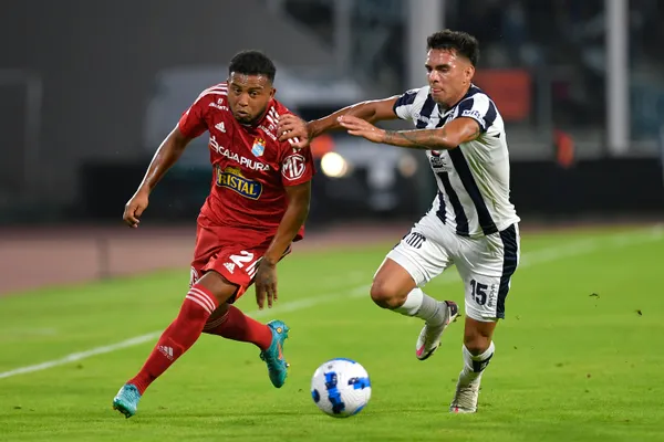 Fue el jugador más bajo en la derrota de Sporting Cristal