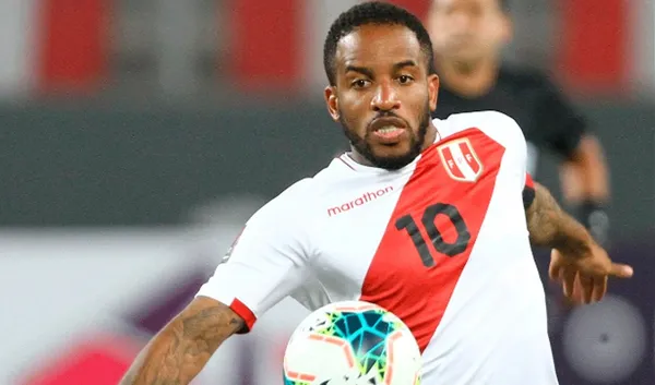 Jefferson Farfán se encuentra entrenando en la Videna, bajo la atenta mirada de Ricardo Gareca.