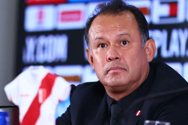 Juan Reynoso llamó la atención a Pedro garcía en conferencia de prensa cuando dio a concoer la lista de convocados del medio local