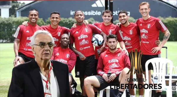 Jugadores de la Selección Peruana posando para la cámara, al lado Jorge Fossati. FOTO: América TV