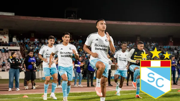 Jugadores de Sporting Cristal calentando
