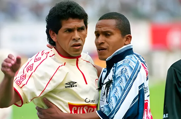 Jugadores que marcaron historia en la década de los 90 en el fútbol peruano