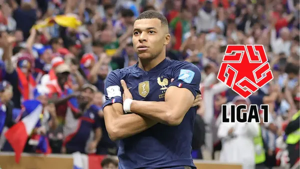 Kylian Mbappé vistiendo la camiseta de la Selección de Francia