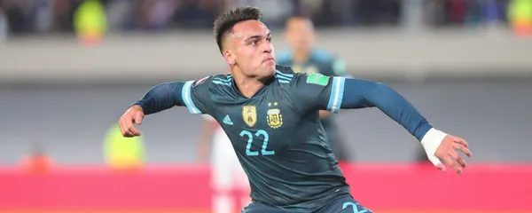 Lautaro Martínez fue el que convirtió el único gol para que Argentina derrote de local a Perú por 1-0.