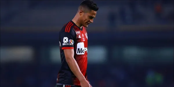 Luego de sus grandes errores que cometió en la última fecha triple, la presencia de Anderson Santamaría en la Selección ya no es tan segura y Gareca le busca reemplazante