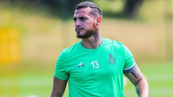 Miguel Trauco buscaría salir del Saint Etienne para la próxima temporada