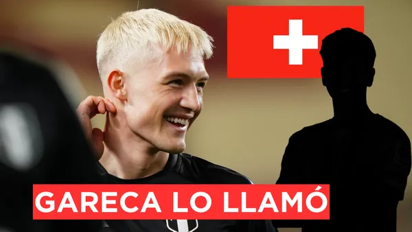 Oliver Sonne sonriendo con el uniforme de la Selección Peruana