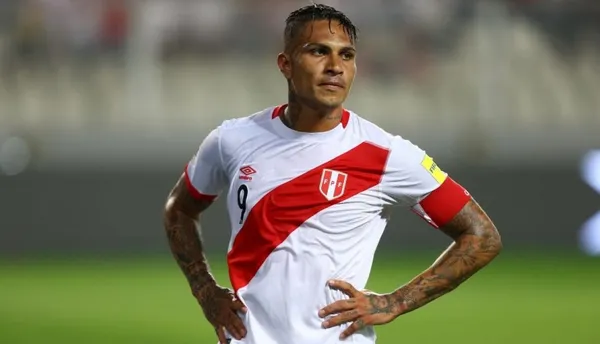 Paolo Guerrero, goleador histórico de Perú, no le ha ido tan bien jugando en la altura de La Paz.