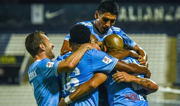 Percy Liza fue ovacionado por la prensa uruguaya tras la eliminación de Sporting Cristal de la Copa Sudamericana a manos de Peñarol.