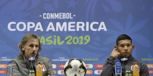 Pese a que no mostró su mejor nivel en los últimos partidos, Edison Flores seguirá arrancando de titular en la Selección.