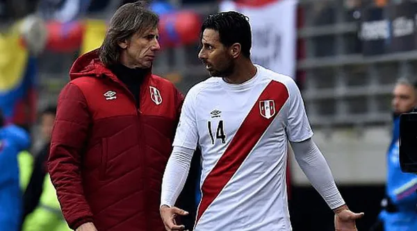 Por gritarle a Claudio Pizarro ahora vive jugando pichangas