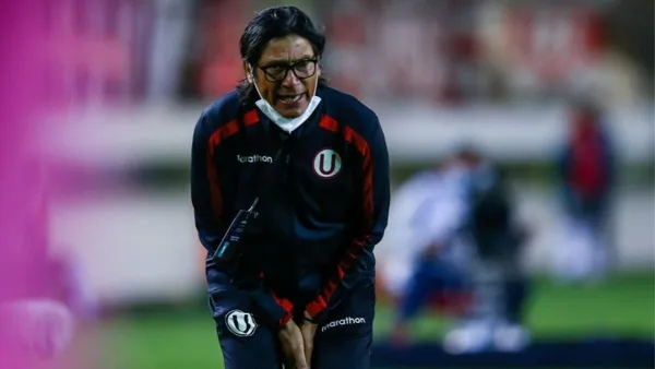 Tras nunca haber jugado de mediocampista, el delantero de la 9 tuvo falencias en el manejo del partido
