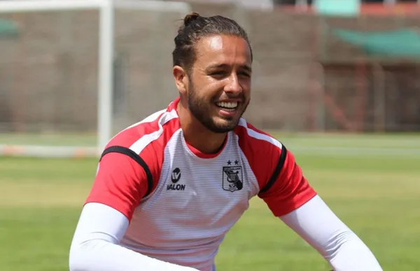 Tras romperla en la Sudamericana, se confirmó donde jugará el recio zaguero central