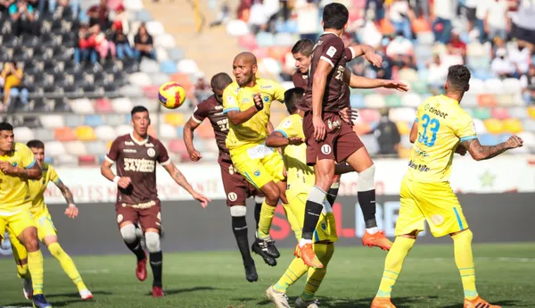 Universitario terminó el primer tiempo empatado contras Stein