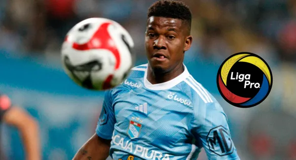 Washington Corozo con la camiseta de Sporting Cristal.