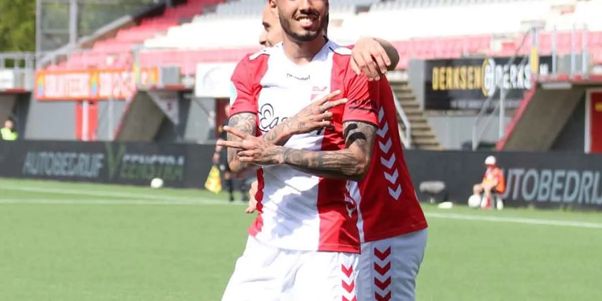 El futbolista peruano terminó siendo uno de los mejores en Holanda, pese a su fallo en el partido decisivo con el Emmen.