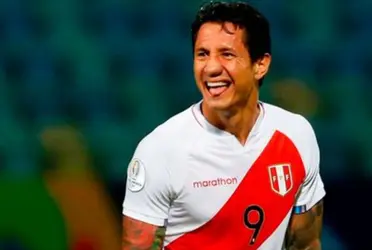 El peruano se muere por vestir la camiseta de la selección peruana