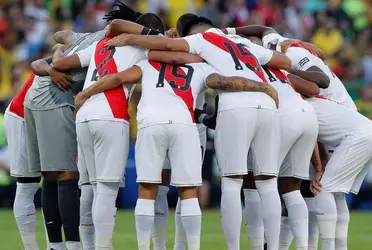 El profesor Ricardo Gareca entrenó con un equipo inédito en la Selección Peruana de Fútbol para enfrentar mañana a Uruguay por Eliminatorias