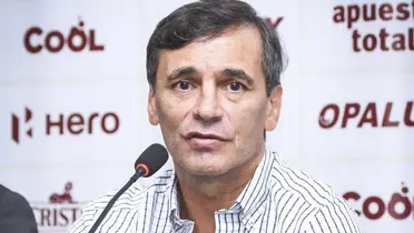 Fabián Bustos en conferencia de Prensa (Foto: Universitario) 
