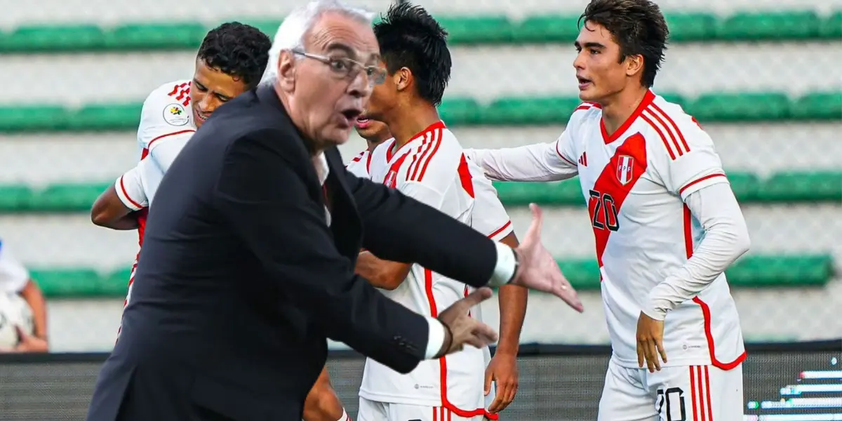 Jorge Fossati dando indicaciones y detrás jugadores de la Selección Peruana Sub-23. Fuente: Andina
