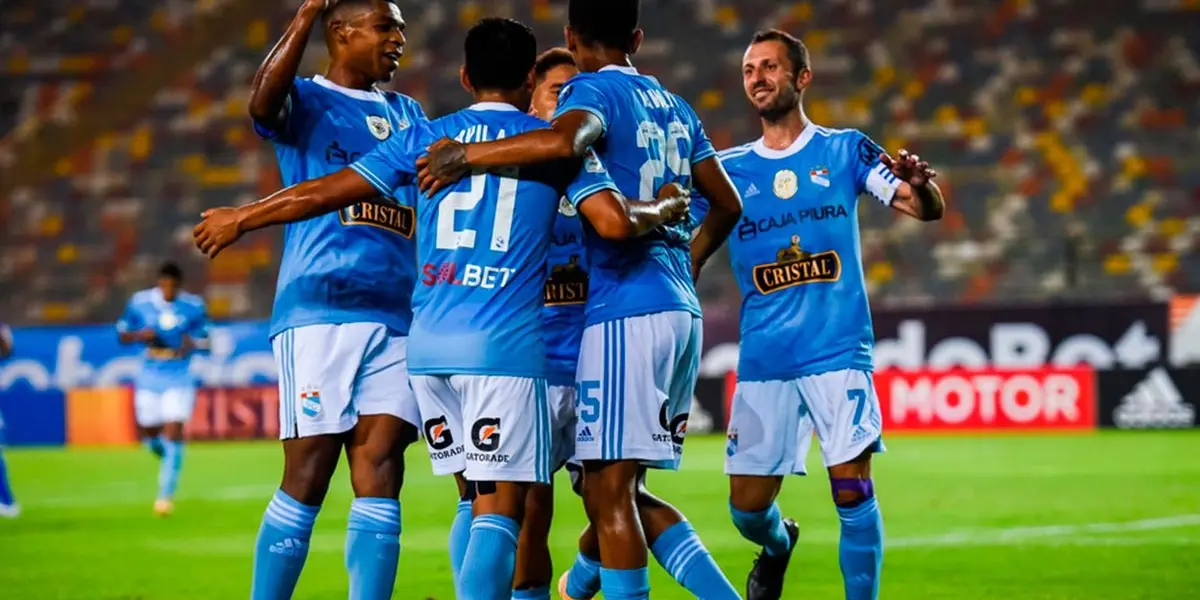 Ovación, medio de comunicación uruguayo, destaca la participación que tiene Sporting Cristal en el torneo peruano.