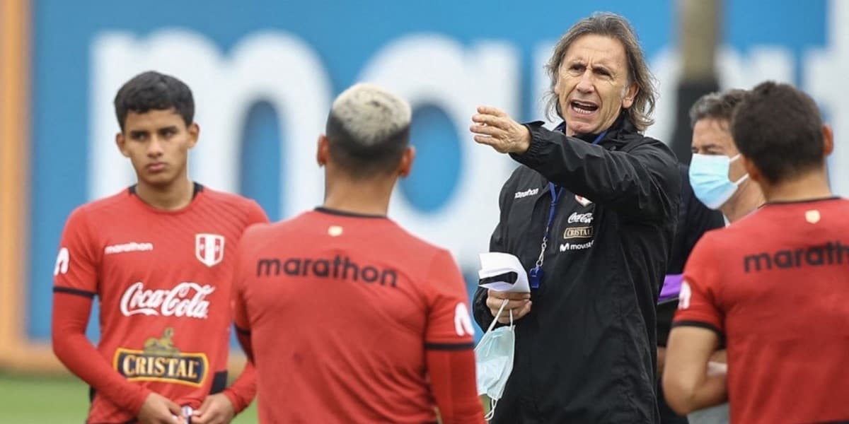 A dos semanas de la siguiente fecha triple el entrenador de la Selección Peruana de Fútbol emitió una lista de jugadores con los que quiere contar