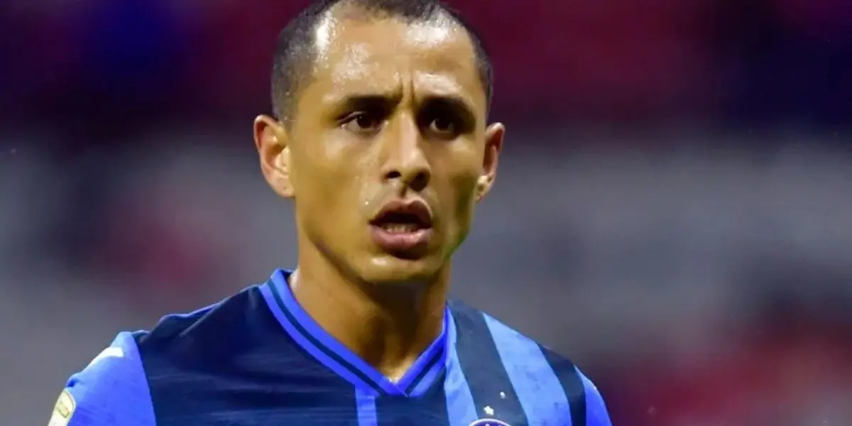 A pesar de que 'Yoshi' fue el mayor señalado en estos últimos partidos, en México siempre tendrá el respaldo de su club.