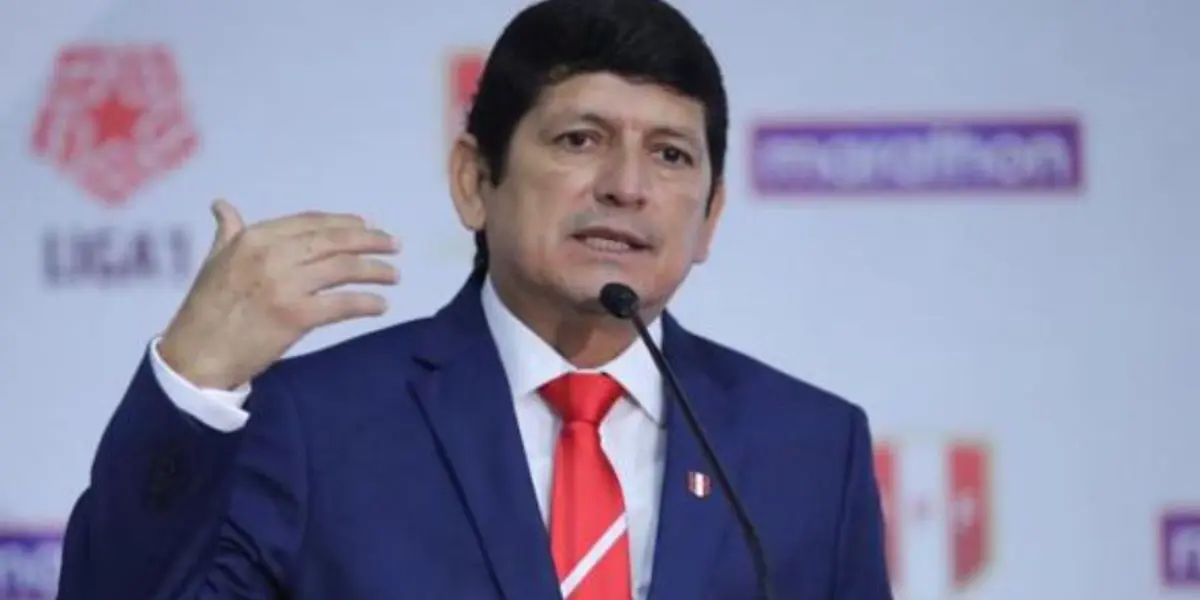 Agustín Lozano evalúa las opciones para el entrenador peruano