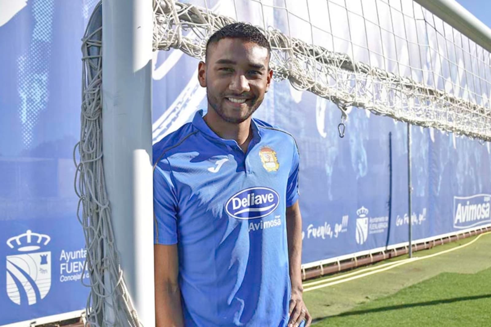 Aldair Fuentes estuvo atento al debut de su nuevo equipo en España, Fuenlabrada, en la Liga Smartbank