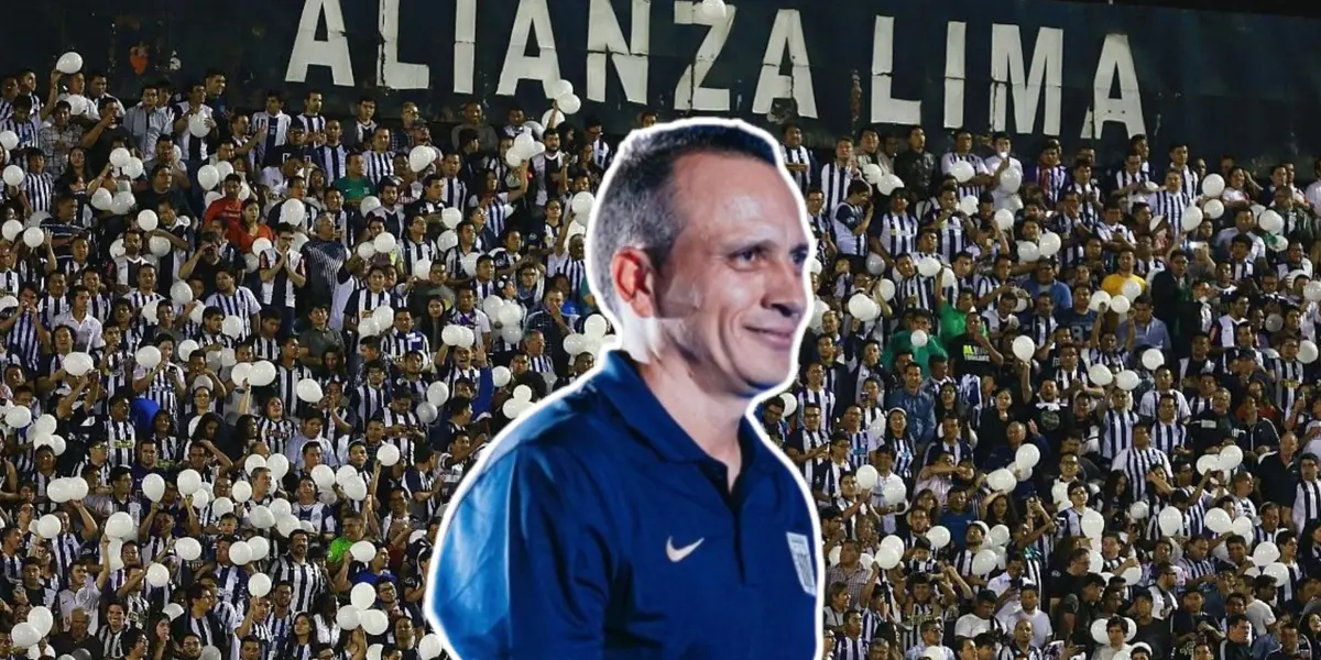 Alejandro Restrepo feliz y los hinchas de Alianza Lima de fondo