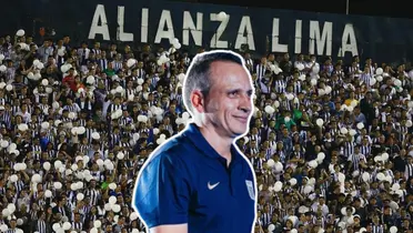 Alejandro Restrepo feliz y los hinchas de Alianza Lima de fondo