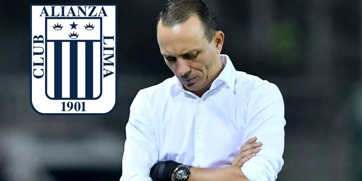 Alejandro Restrepo mirando hacia abajo