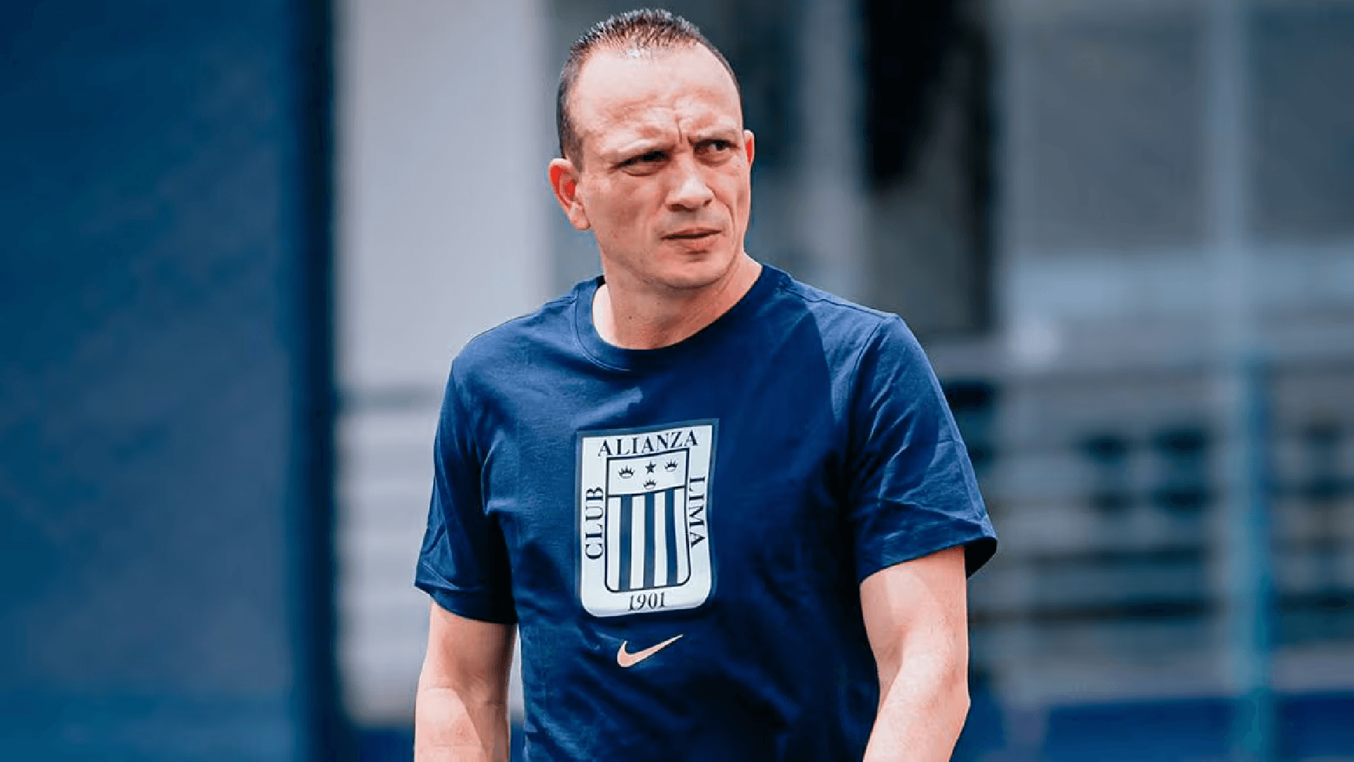 Alejandro Restrepo mirando serio (Foto: Alianza Lima)