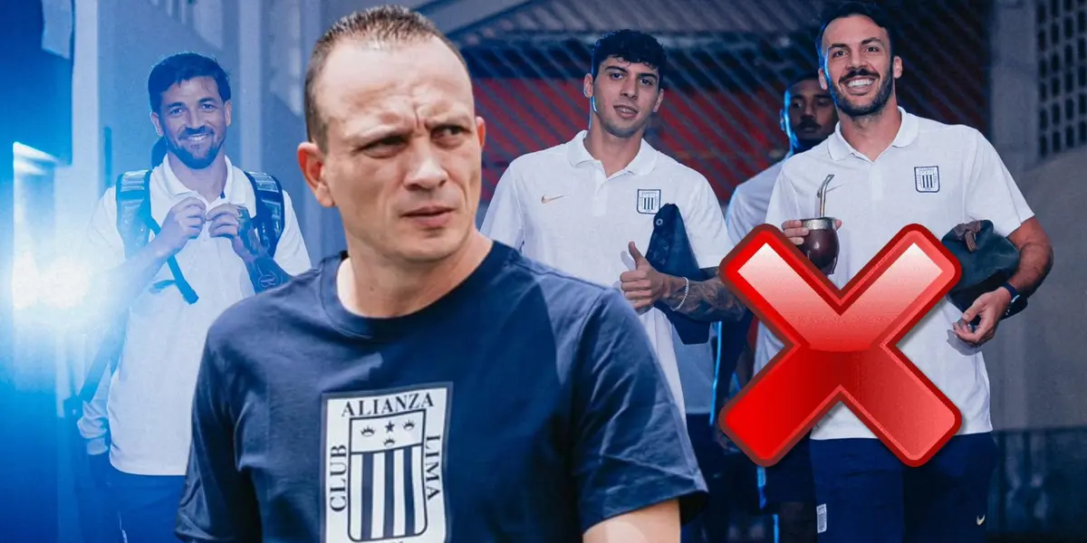 Alejandro Restrepo observando detenidamente a Costa, Zanelatto y Rodríguez