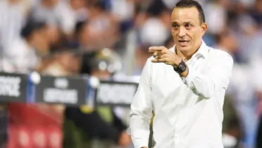 Alejandro Restrepo señalando (Foto: IconSport)