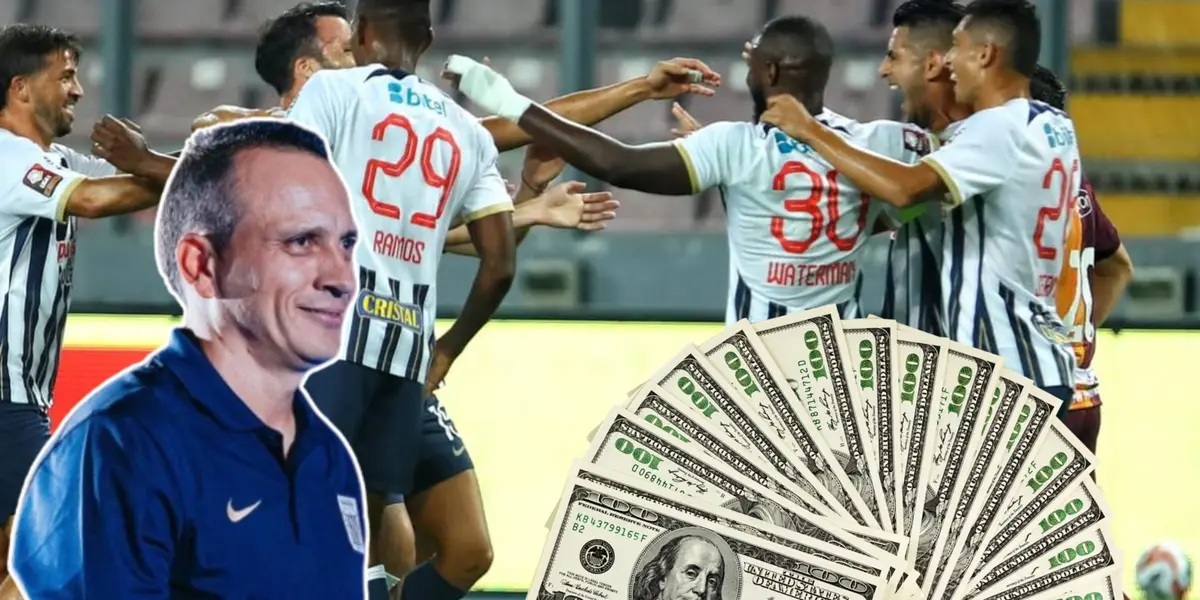 Alejandro Restrepo sonriendo, mientras Alianza Lima celebra