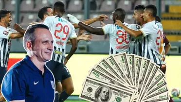 Alejandro Restrepo sonriendo, mientras Alianza Lima celebra