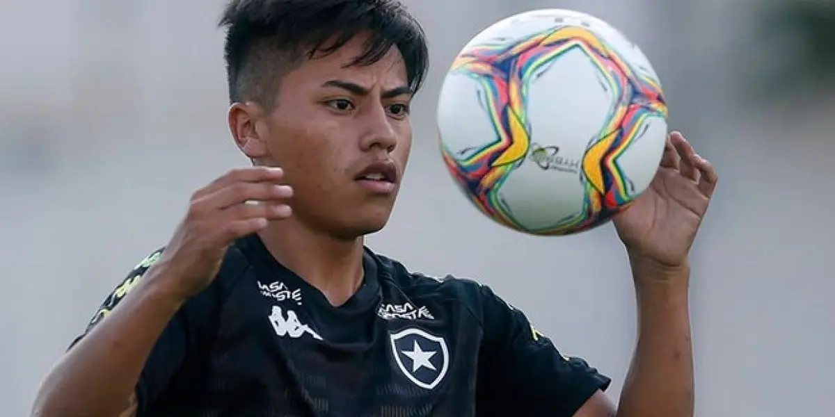 Alexander Lecaros vive una total pesadilla en el balompié internacional