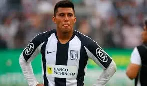 Alianza Lima busca el reemplazo de Rinaldo Cruzado y Carlos Bustos pidió a un jugador que llegan tan bien