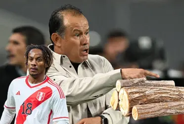 André Carrillo, al lado Juan Reynoso